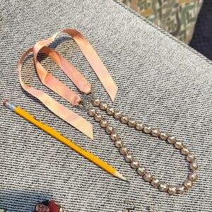 ‘00 Urban Outfitters peach and pink bow Necklace
